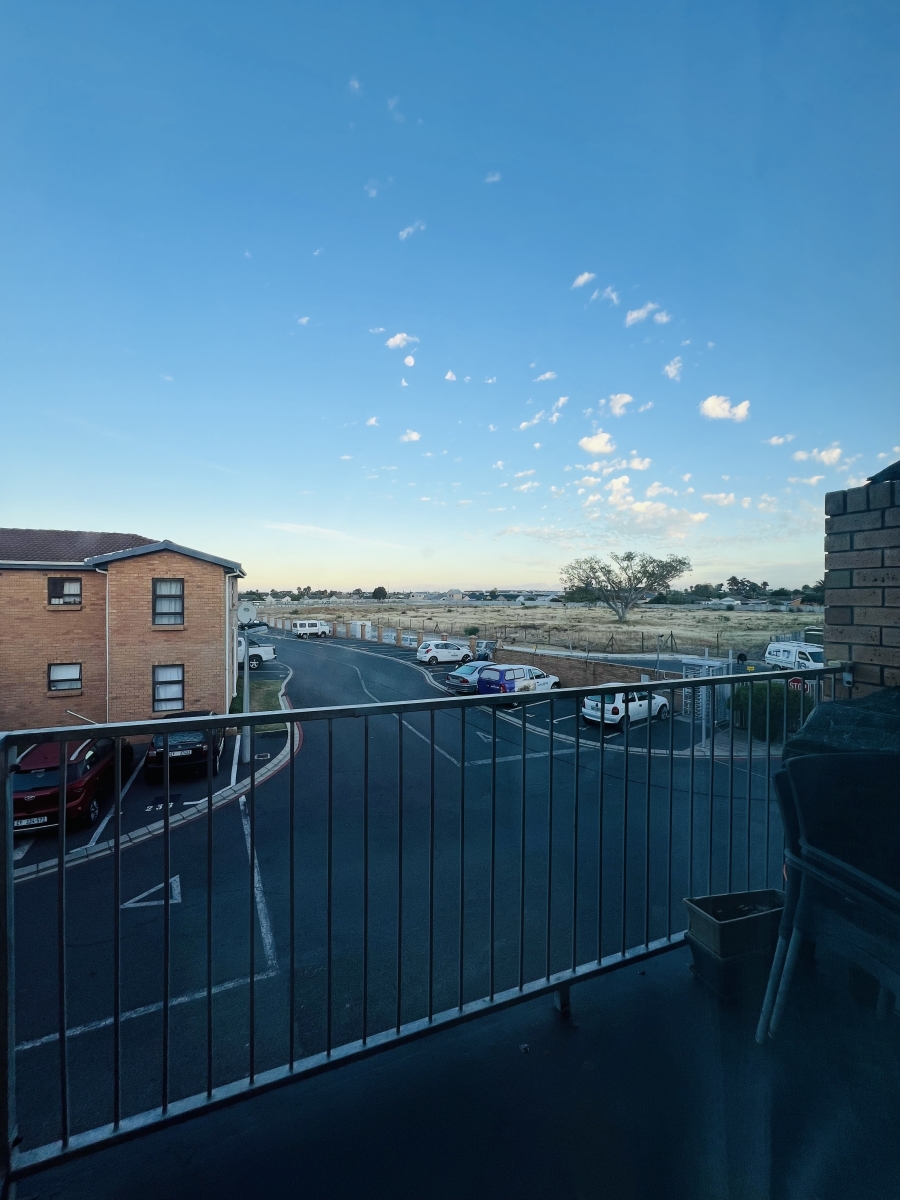 To Let 2 Bedroom Property for Rent in Sea Breeze Western Cape